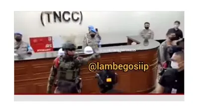 Viral Video Aksi Brimob Loreng Bentak Awak Media di Sidang Kode Etik Ferdy Sambo