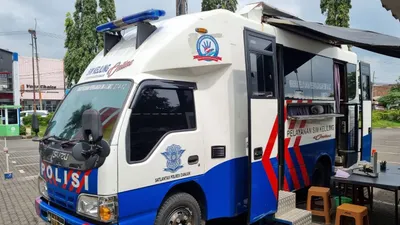 Jadwal SIM keliling. Layanan SIM Keliling bisa dimanfaatkan di 5 lokasi di Jakarta.