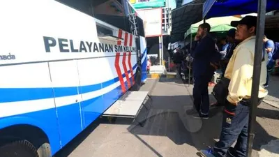 Ilustrasi pelayanan SIM Keliling di DKI Jakarta untuk perpanjangan SIM A dan C.