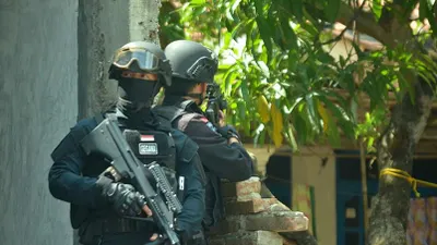 Densus 88 Antiteror Polri Tangkap 5 Tersangka Teroris Kelompok ISIS