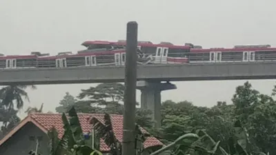 Begini Penampakan Video Viral LRT Tabrakan di Jakarta Timur