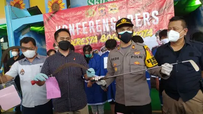 15 pelaku tindak kejahatan itu diamankan petugas di 8 lokasi berbeda di sejumlah wilayah di Kota Bogor.