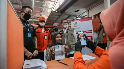 Penayaluran bantuan sosial tunai (BST) melalui Kementerian Sosial