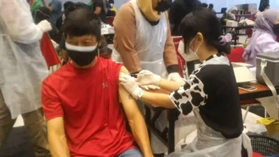 Warga Antusias Ikut Vaksinasi di JIExpo Kemayoran /beritajakarta.id/tp moan simanjuntak
