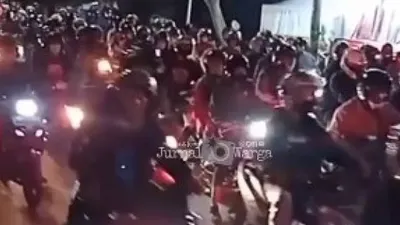 Pos penyekatan mudik di perbatasan Bekasi-Karawang dibuka, Minggu (9/5/2021) malam pukul 22.58.[Instagram/@jurnalwarga]