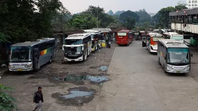 Mudik Dilarang, Bus Antar Kota dan Provinsi di Bogor Setop Operasi (Yogi Faisal)