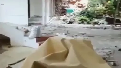 Tangkapan layar video pembongkaran rumah mewah di Jakarta Barat yang viral di media sosial / istimewa