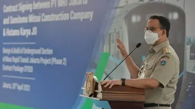 Anies dalam acara penandatanganan kontrak kerja sama antara PT MRT Jakarta dengan Sumitomo Mitsui Construction Company - Hutama Karya Joint Operation (SMCC-HK JO)/dok: Humas Balkot DKI