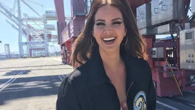 Kembali Viral di TikTok, Ini Lirik Lagu Summertime Sadness Lana Del Rey Beserta Terjemahan Bahasa Indonesia