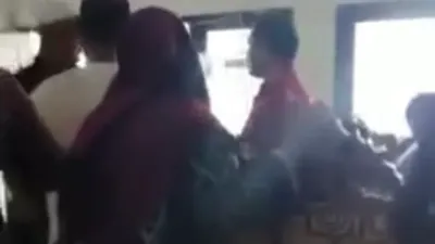 Viral sebuah video diduga kepala desa mengamuk di salah satu Sekolah Dasar dan membentak guru.