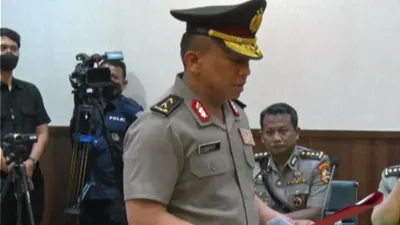 Irjen Pol Ferdy Sambo menghadiri sidang kode etik dengan mengenakan seragam Polri lengkap.