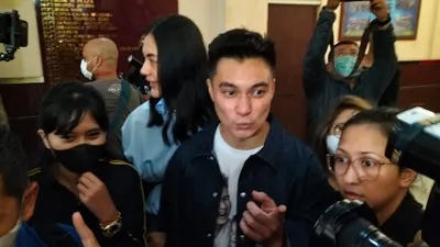 Baim Wong dan Paula Verhoeven mendatangi Polres Metro Jakarta Selatan dalam penyelidikan kasus prank KDRT.