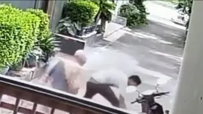 Kakek mantan guru Taekwondo yang melawan pencuri motor.