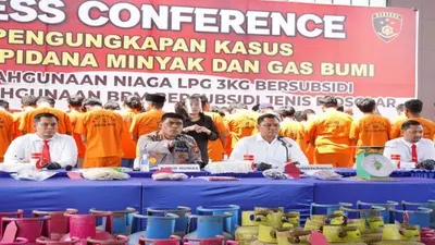 Polisi Bongkar Sindikat Pengoplos LPG dan BBM Bersubsidi