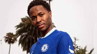 Raheem Sterling berseragam Chelsea