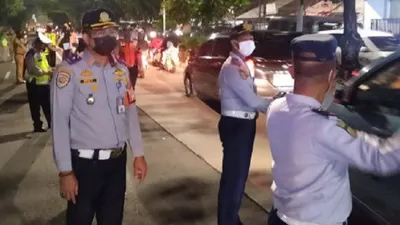 Pemerintah Kota Jakarta Timur melakukan rekayasa lalu lintas di Jalan I Gusti Ngurah Rai, Duren Sawit, karena ada pemasangan box culvert dan crossing buis beton untuk saluran air