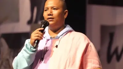 Komika Popon Kerok viral usai singgung LGBT.