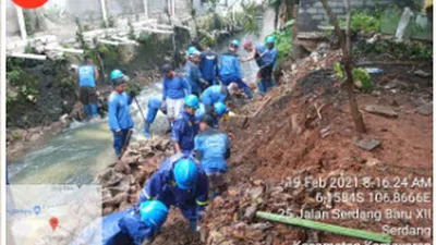 Warganet Apresiasi Kesigapan Pasukan Biru Dinas SDA Jakarta Atasi Genangan Air (dok: Twitter)