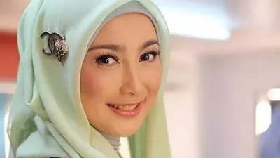 Desy Ratnasari.