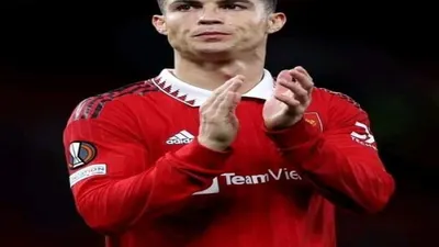  Cristiano Ronaldo tinggalkan Manchester united