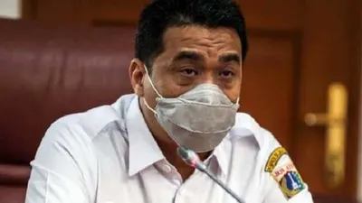 Wakil Gubernur DKI Jakarta Ahmad Riza Patria bicara soal dibolehkannya fasilitas isolasi terpadu (isoter) di Jakarta dipakai oleh orang luar Jakarta.