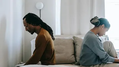 Istri Pergoki Suami Selingkuh Pakai Aplikasi Dating, Curhatannya Viral di Medsos