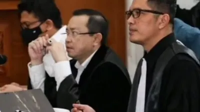 Tajir Melintir! Kuasa Hukum Brigadir J, Kamaruddin Simanjuntak Siap Traktir Ferdy Sambo untuk Ganti Pengacara.
