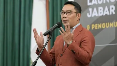 Pemerintah Provinsi Jawa Barat akan menyiapkan Bantuan Langsung Tunai (BLT) untuk para pekerja.