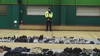 Ditemukan sejumlah barang pribadi milik korban Tragedi Itaewon sebanyak 800 barang yang dikumpulkan di Yongsan.