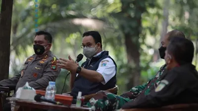 Gubernur DKI Jakarta, Anies Baswedan usai rapat evaluasi PPKM Darurat bersama Forkompinda DKI Jakarta di Monas, Jakarta Pusat/dok: Instagram @aniesbaswedan
