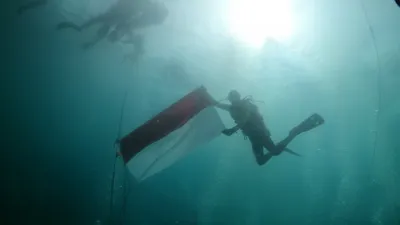 Pecahkan Rekor MURI, TNI AL Bakal Kibarkan Bendera Merah Putih di Bawah Laut di 77 Wilayah Indonesia