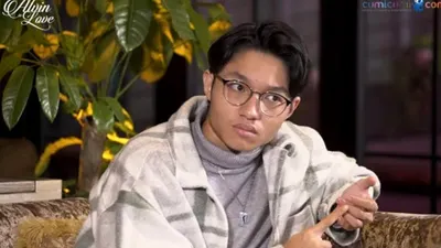 Kiesha Alvaro lahir sebagai anak dari musisi ternama Pasha Ungu, namun ia juga sempat mengalami kehidupan yang sulit.