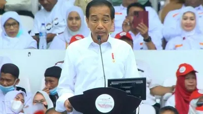Di Depan Ribuan Relawan, Jokowi: Pilh Pemimpin yang Rambut Putih Karena Selalu Memikirkan Rakyat