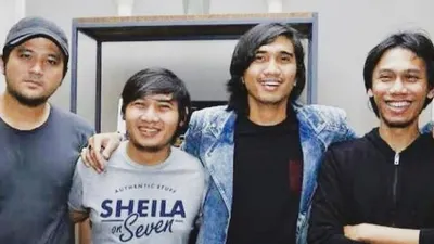 Brian (baju putih) yang hengkang dari manajemen SO7.