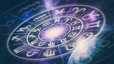 Ramalan zodiak besok untuk Capricorn, Pisces, dan Aquarius.