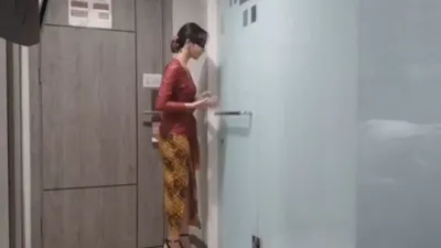 Terungkap, pemeran video asusila wanita berkebaya merah merupakan pasien rawat jalan Rumah Sakit Jiwa (RSJ) Menur, Surabaya.