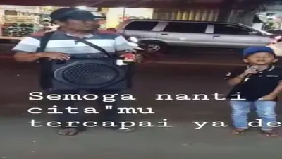 Beredar Kesaksian Warganet Ketika Melihat Farel Prayoga Ngamen di Tokonya Waktu Masih Kecil /TikTok @ajheng23