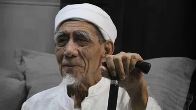 KH Maimun Zubair.