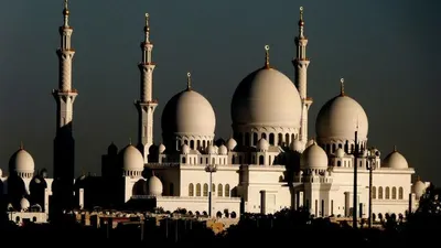 Khutbah Jumat Singkat: Mendalami Makna dari kata Ar-Rahman dan Ar-Rahiim