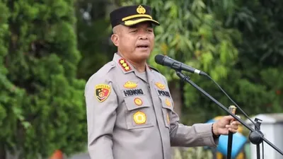 Kapolres Metro Bekasi Kota, Kombes Pol Hengki memberikan arahan kepada Jajarannya.
