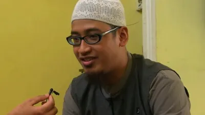 Bermula mendengarkan ceramah-ceramah pendakwah Zakir Naik, pria keturunan Tionghoa bernama David Iwanto berujung masuk Islam.