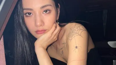 Nana After School unggah foto penuh tato.