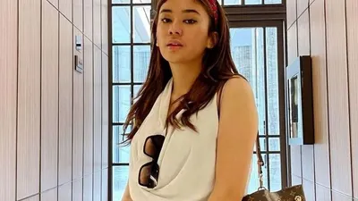 Sahabat Sendiri membongkar bukti Clara Shinta menjadi simpanan pejabat