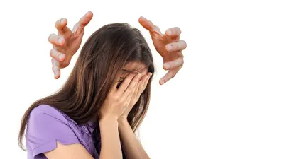 Dalam bipolar ada dua fase, yaitu fase manik dan fase depresi. Bipolar adalah salah satu gangguan mood. 