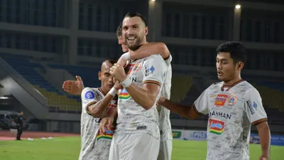 Pemain belakang Persija Jakarta, Marco Motta.