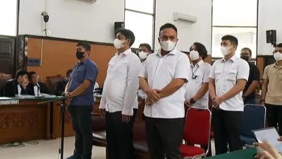 Mantan Kanit 1 Satreskrim Polres Metro Jakarta Selatan AKP Rifaizal Samual saat bersaksi dalam sidang di Pengadilan Negeri Jakarta Selatan.