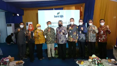 Peresmian kantor baru bank bjb di Kota Surabaya, Jawa Timur.