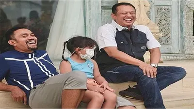 Ketua dan Sekjen IMI Bambang Soesatyo bersama Ahmad Sahroni dalam sebuah kegiatan. Gubernur DKI Jakarta Anies Baswedan menunjuk keduanya untuk memimpin pelaksanaan Formula E Jakarta.