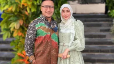 Ari Untung Jadi Korban Berita Hoax Isu Selingkuh, Langsung Klarifikasi dan Minta Doa Terbaik untuk Keluarganya