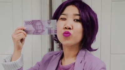 Kiky Saputri tranfer sejumlah uang ke haters, netizen sebut mulutnya bisa dibeli.